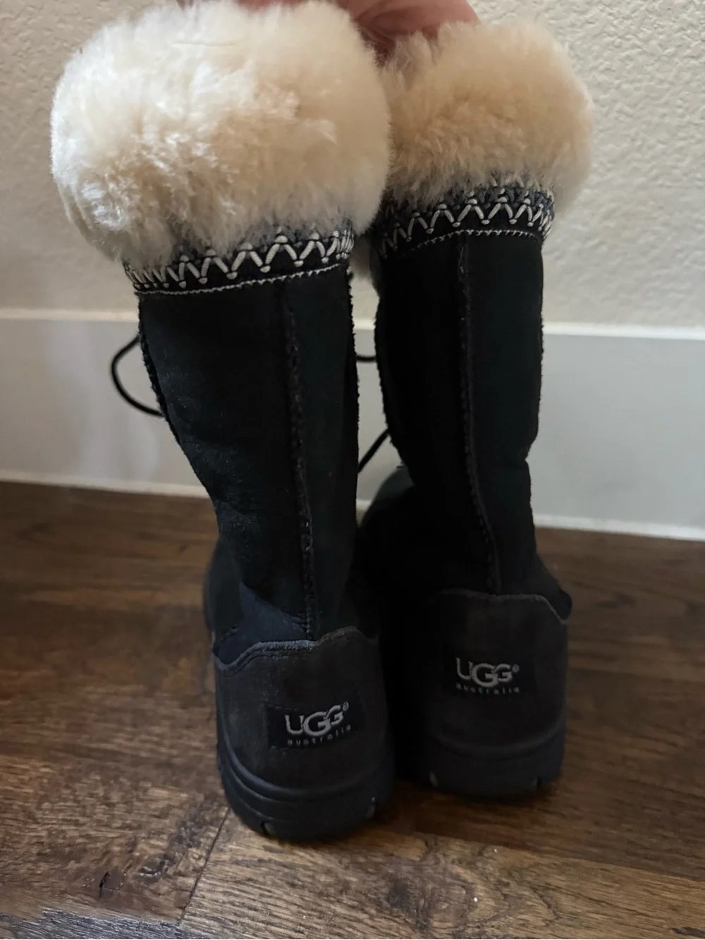 UGG Australia Ultimate Cuff 5273